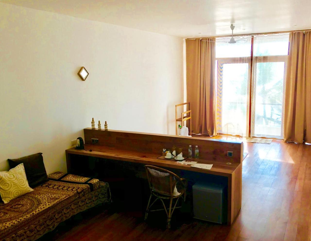 Serendipitaly Ayurveda Boutique Hotel Хикадува Екстериор снимка